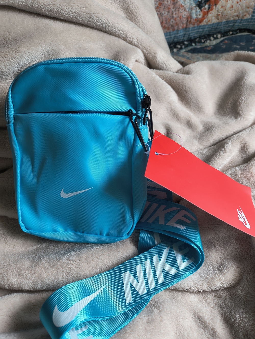 Nike Women's Teal Mini Crossbody/Bumbag